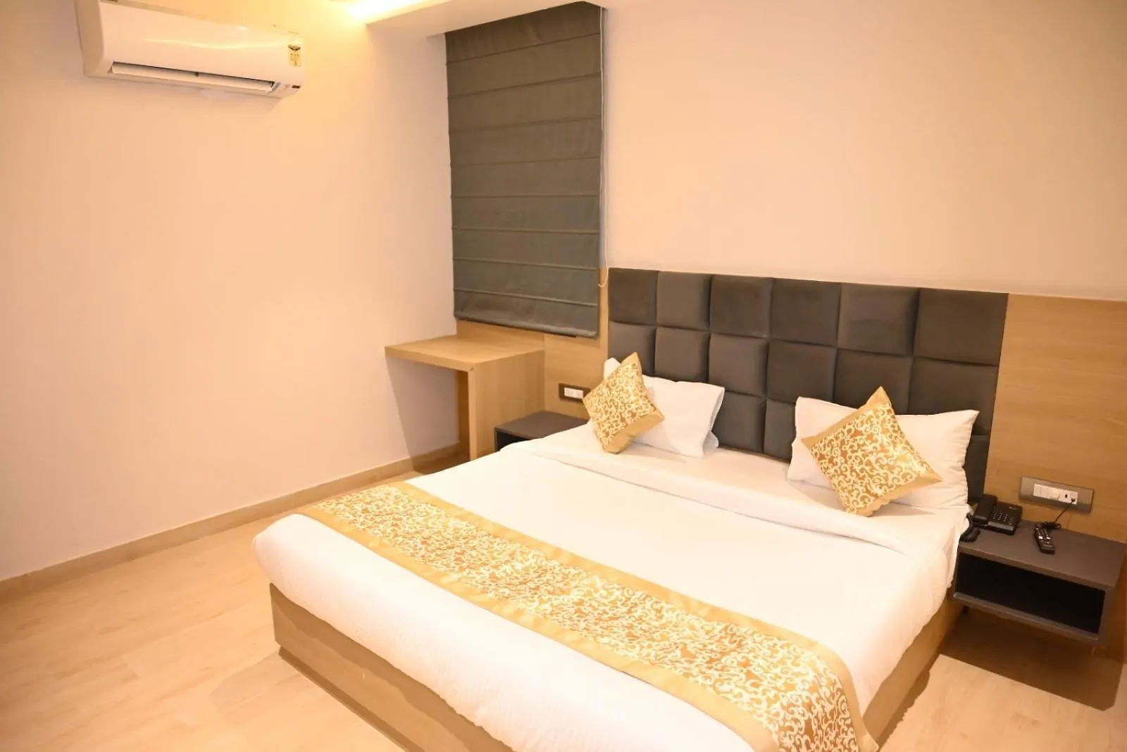 Hotel Sampanna Inn Varanasi